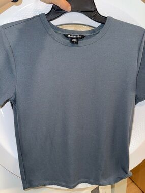 Athleta short sleeve cropped tee - Dusty Blue